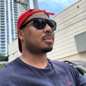 Meet your Posher, Gregory